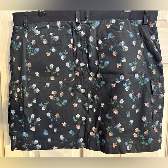 LEE Blue Floral Skort - Picture 6 of 12